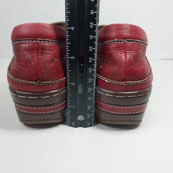 L'Artiste by Spring Step Womens Sz EU 38 US 8 Burbank embossed Red Heeled Clogs - Picture 7 of 14